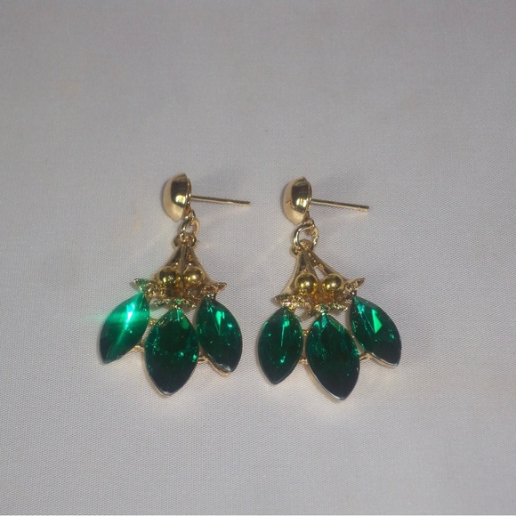 Green Rhinestone Necklace Set (BRIDAL, WEDDING, PROM, QUINCEÑERA,) - Picture 4 of 9